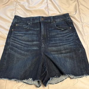 American Eagle short